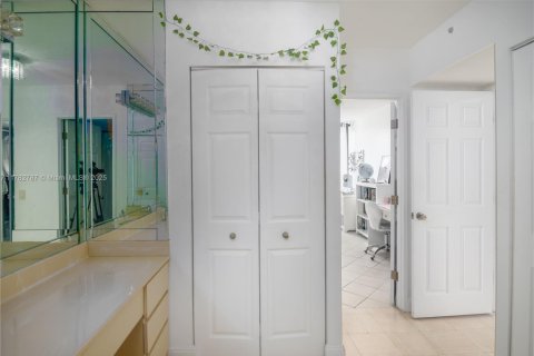 Condo in Aventura, Florida, 3 bedrooms  № 1868798 - photo 19