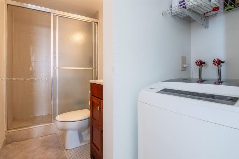 Condo in Aventura, Florida, 3 bedrooms  № 1868798 - photo 26