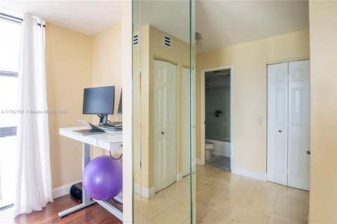 Condo in Aventura, Florida, 3 bedrooms  № 1868798 - photo 22