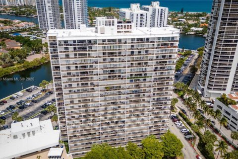 Condo in Aventura, Florida, 3 bedrooms  № 1868798 - photo 2
