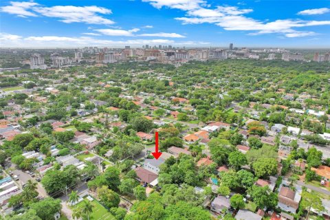 Casa en venta en Miami, Florida, 6 dormitorios, 246.75 m2 № 1958599 - foto 6