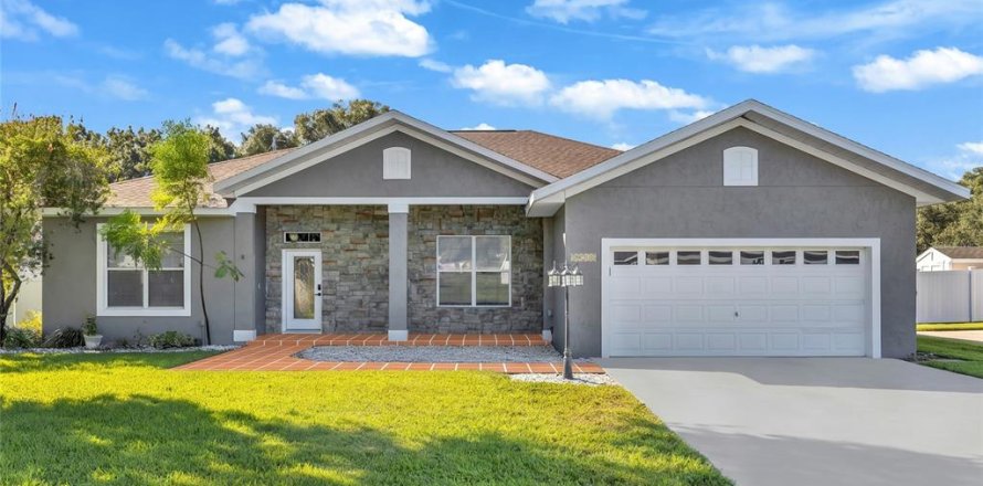 Villa ou maison à Leesburg, Floride 3 chambres, 194.17 m2 № 2431849