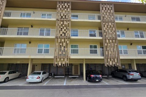 Condominio en venta en Clearwater, Florida, 2 dormitorios, 83.61 m2 № 2227978 - foto 2