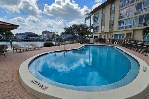 Condominio en venta en Clearwater, Florida, 2 dormitorios, 83.61 m2 № 2227978 - foto 28