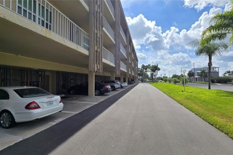 Condominio en venta en Clearwater, Florida, 2 dormitorios, 83.61 m2 № 2227978 - foto 3