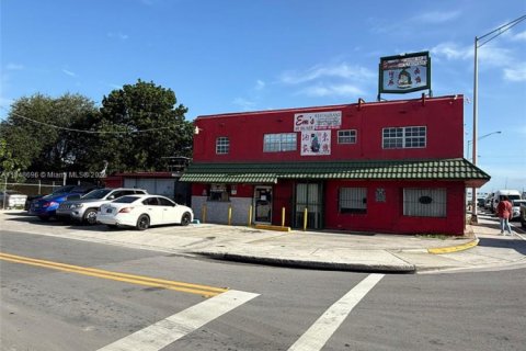 Immobilier commercial à vendre à Miami, Floride № 1981735 - photo 2