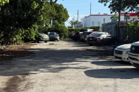 Immobilier commercial à vendre à Miami, Floride № 1981735 - photo 8