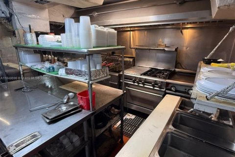 Immobilier commercial à vendre à Miami, Floride № 1981735 - photo 5