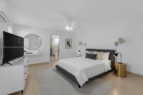 Casa en venta en Miami Springs, Florida, 4 dormitorios, 193.24 m2 № 1966395 - foto 11