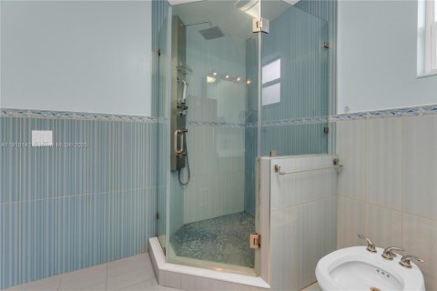 Casa en venta en Miami Springs, Florida, 4 dormitorios, 193.24 m2 № 1966395 - foto 17