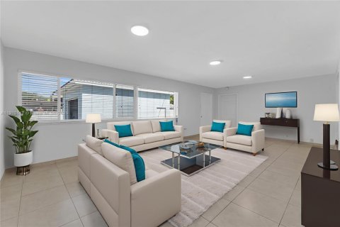 Casa en venta en Miami Springs, Florida, 4 dormitorios, 193.24 m2 № 1966395 - foto 25