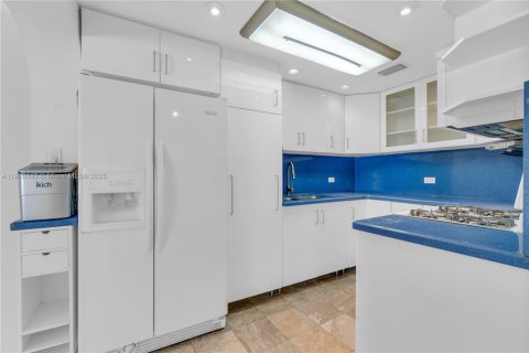 Casa en venta en Miami Springs, Florida, 4 dormitorios, 193.24 m2 № 1966395 - foto 30