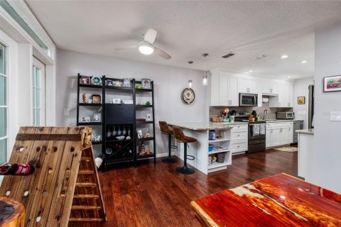 Adosado en venta en Saint Petersburg, Florida, 3 dormitorios, 166.85 m2 № 1820925 - foto 8