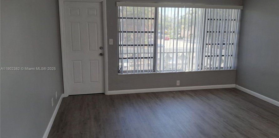 Condo in Miami, Florida, 1 bedroom  № 1953836