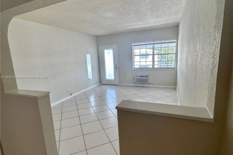 Купить кондоминиум в Майами-Бич, Флорида 35.58м2, № 1897387 - фото 12