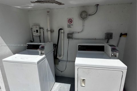 Купить кондоминиум в Майами-Бич, Флорида 35.58м2, № 1897387 - фото 15