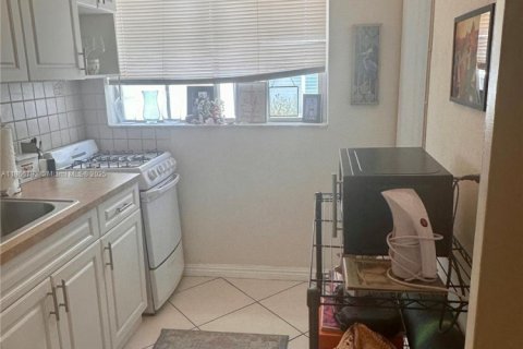 Купить кондоминиум в Майами-Бич, Флорида 35.58м2, № 1897387 - фото 5