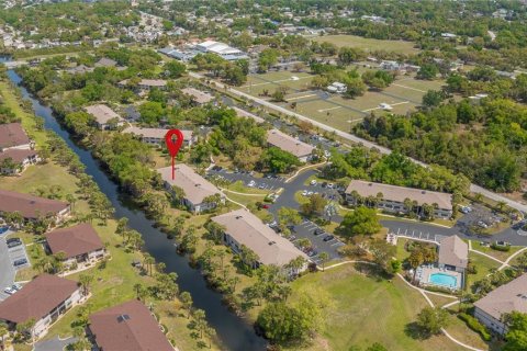 Condo in Port Charlotte, Florida, 2 bedrooms № 2166249 - photo 5