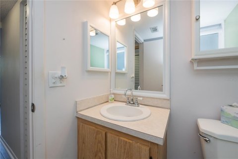 Condo in Port Charlotte, Florida, 2 bedrooms № 2166249 - photo 30