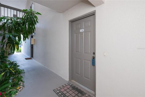 Condo in Port Charlotte, Florida, 2 bedrooms № 2166249 - photo 9