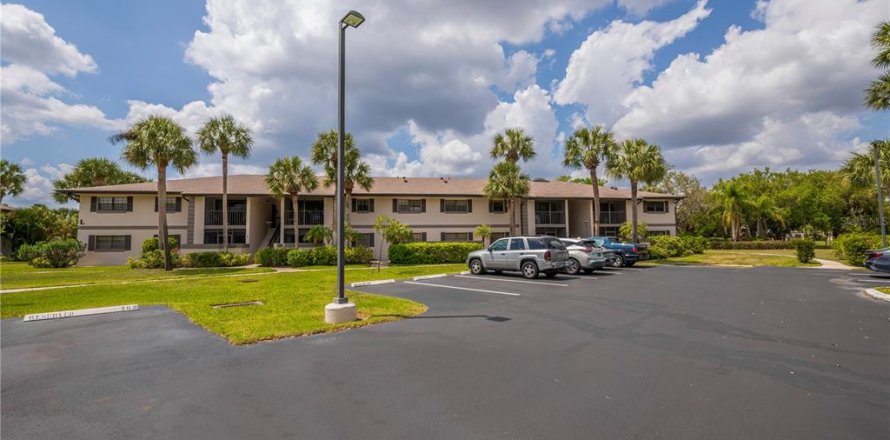 Condo in Port Charlotte, Florida, 2 bedrooms № 2166249