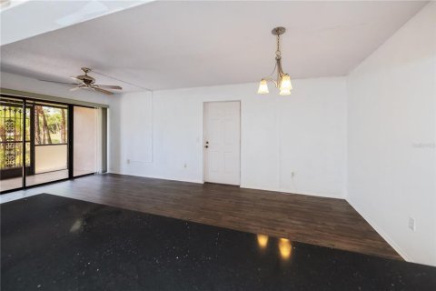 Condo in Port Charlotte, Florida, 2 bedrooms № 2166249 - photo 23