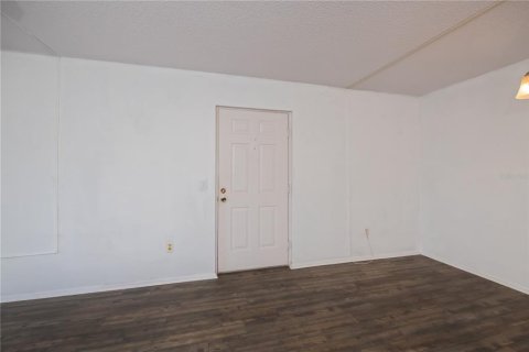 Condo in Port Charlotte, Florida, 2 bedrooms № 2166249 - photo 10