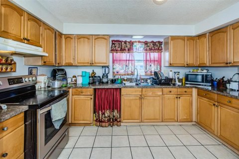 House in Spring Hill, Florida 3 bedrooms, 117.8 sq.m. № 1540892 - photo 13