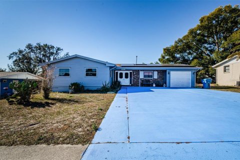 House in Spring Hill, Florida 3 bedrooms, 117.8 sq.m. № 1540892 - photo 2