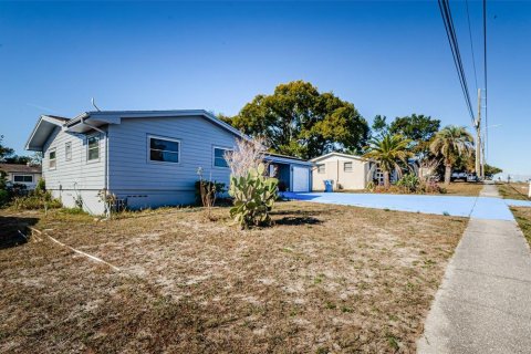 House in Spring Hill, Florida 3 bedrooms, 117.8 sq.m. № 1540892 - photo 3