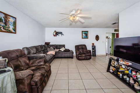 House in Spring Hill, Florida 3 bedrooms, 117.8 sq.m. № 1540892 - photo 8