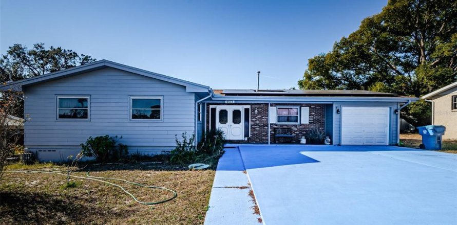 House in Spring Hill, Florida 3 bedrooms, 117.8 sq.m. № 1540892