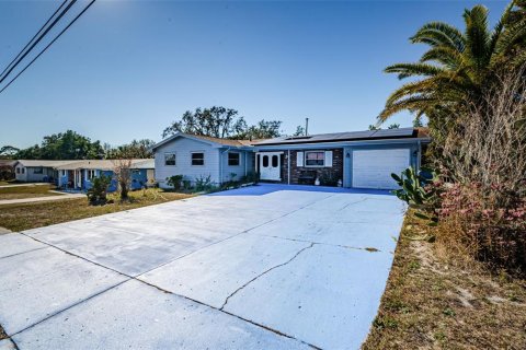 House in Spring Hill, Florida 3 bedrooms, 117.8 sq.m. № 1540892 - photo 4