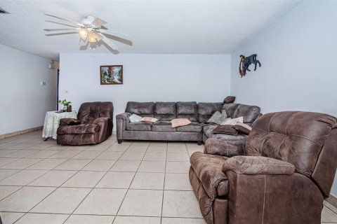 House in Spring Hill, Florida 3 bedrooms, 117.8 sq.m. № 1540892 - photo 9