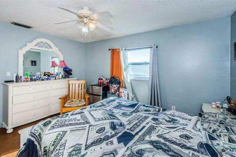 House in Spring Hill, Florida 3 bedrooms, 117.8 sq.m. № 1540892 - photo 18
