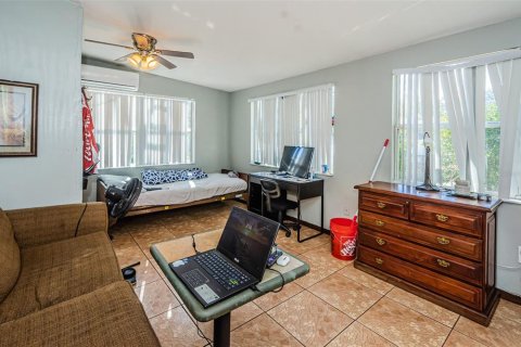 House in Spring Hill, Florida 3 bedrooms, 117.8 sq.m. № 1540892 - photo 21