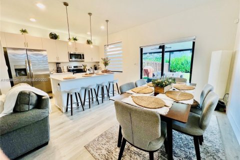 Townhouse in Homestead, Florida 3 bedrooms, 140.65 sq.m. № 1987100 - photo 13