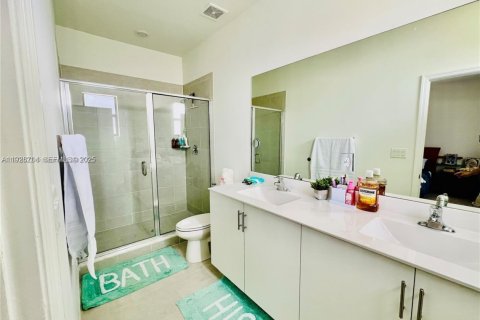 Townhouse in Homestead, Florida 3 bedrooms, 140.65 sq.m. № 1987100 - photo 27