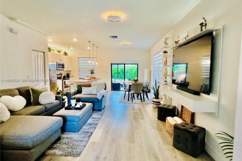 Townhouse in Homestead, Florida 3 bedrooms, 140.65 sq.m. № 1987100 - photo 8