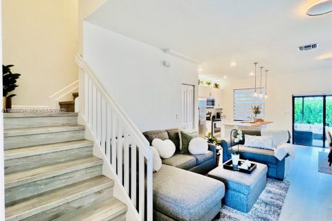 Townhouse in Homestead, Florida 3 bedrooms, 140.65 sq.m. № 1987100 - photo 20