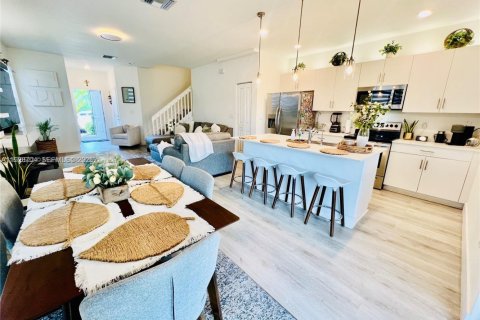 Townhouse in Homestead, Florida 3 bedrooms, 140.65 sq.m. № 1987100 - photo 18