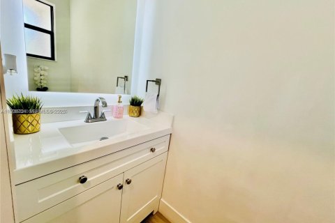 Townhouse in Homestead, Florida 3 bedrooms, 140.65 sq.m. № 1987100 - photo 11