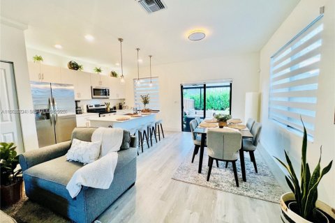 Townhouse in Homestead, Florida 3 bedrooms, 140.65 sq.m. № 1987100 - photo 9