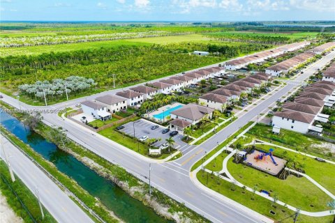 Townhouse in Homestead, Florida 3 bedrooms, 140.65 sq.m. № 1987100 - photo 6