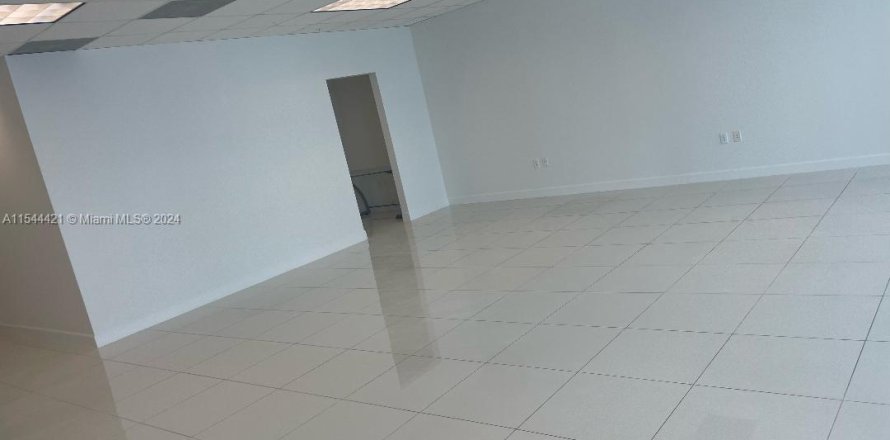Oficina en Miami, Florida № 1045325