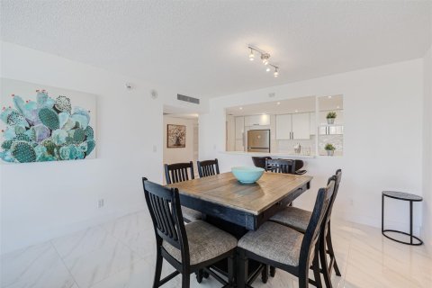 Condo in Sunny Isles Beach, Florida, 1 bedroom  № 2046156 - photo 12