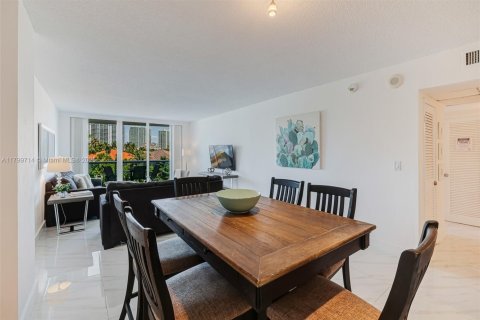 Condo in Sunny Isles Beach, Florida, 1 bedroom  № 2046156 - photo 7