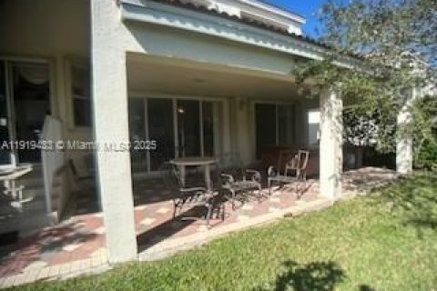 Купить виллу или дом в Мирамар, Флорида 4 спальни, 222.13м2, № 1974570 - фото 16