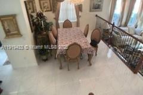 Купить виллу или дом в Мирамар, Флорида 4 спальни, 222.13м2, № 1974570 - фото 25