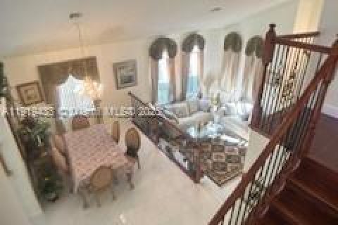 Купить виллу или дом в Мирамар, Флорида 4 спальни, 222.13м2, № 1974570 - фото 24